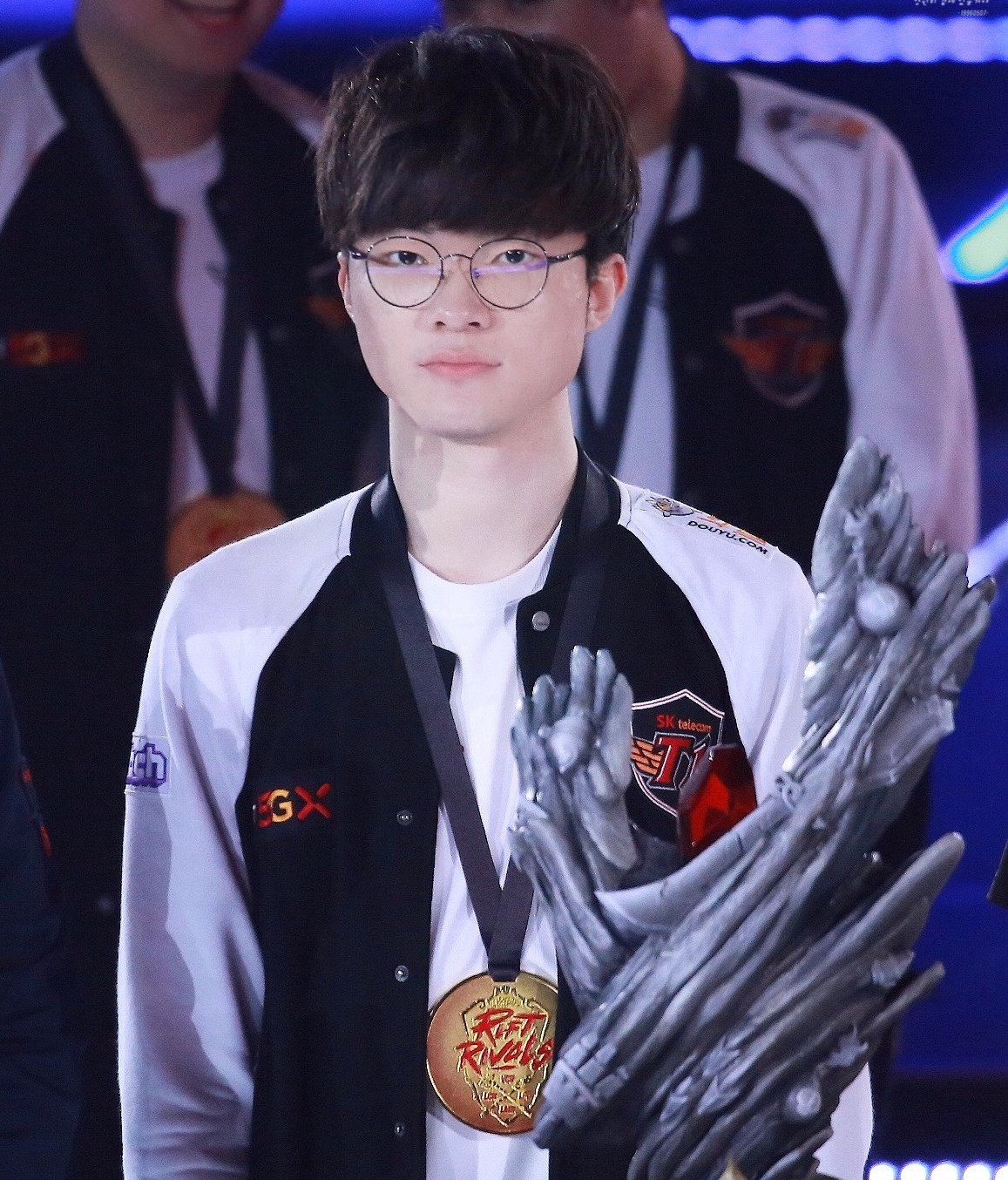 Invictus Gaming 击败 Team WE 在 LPL Split 2 2025