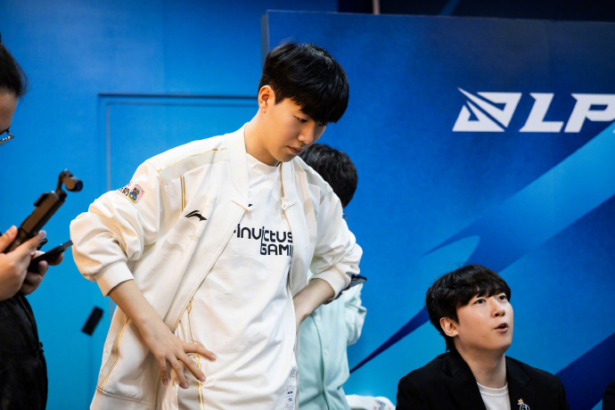 英雄联盟S12小组赛第七日总结：滔搏，寄！