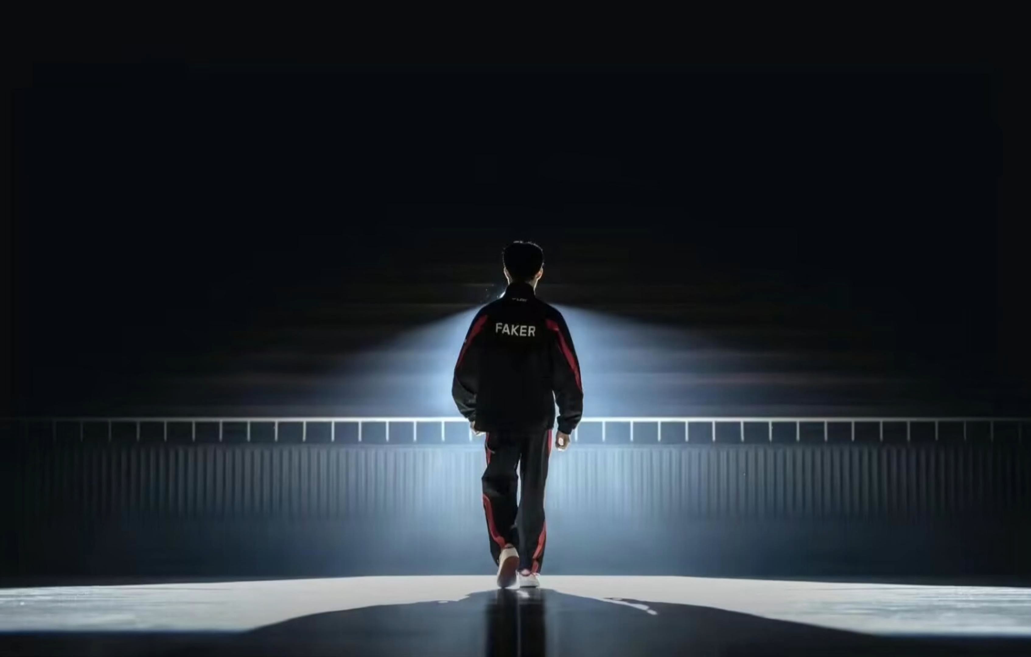 十三水里的“双炸”：解析当底道和中道都是四条时，如何榨取对手？（十三水“双炸”解析：底道与中道同为四条时的最大化得分策略）