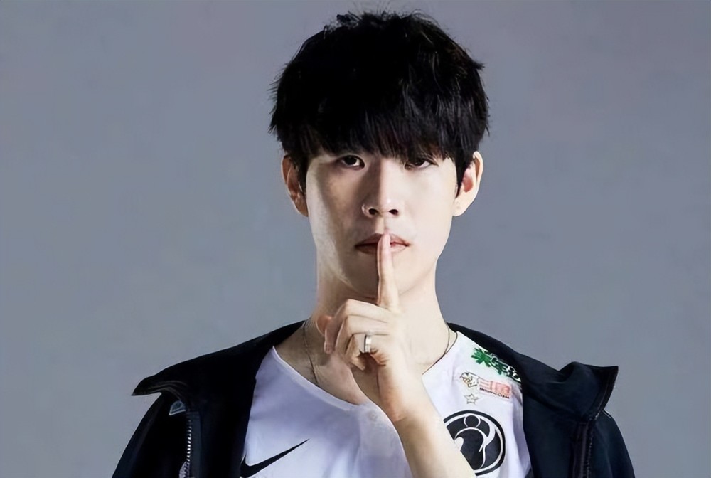 德州扑克真正的技术是弃牌（德州扑克的核心技巧是懂得弃牌）