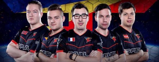 德州扑克高手都很冷（德扑高手皆冷静）