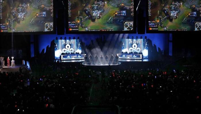 容中参加S